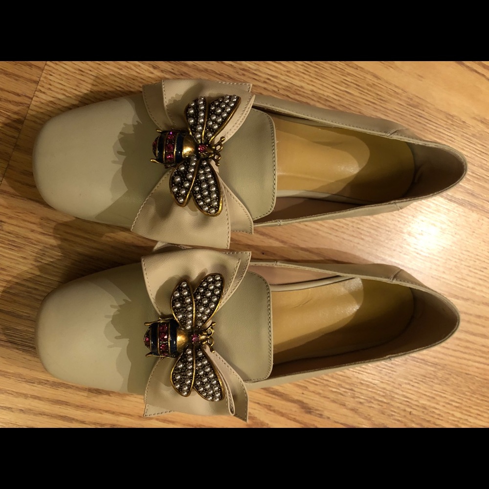 Gucci like shoes  with bees size 8